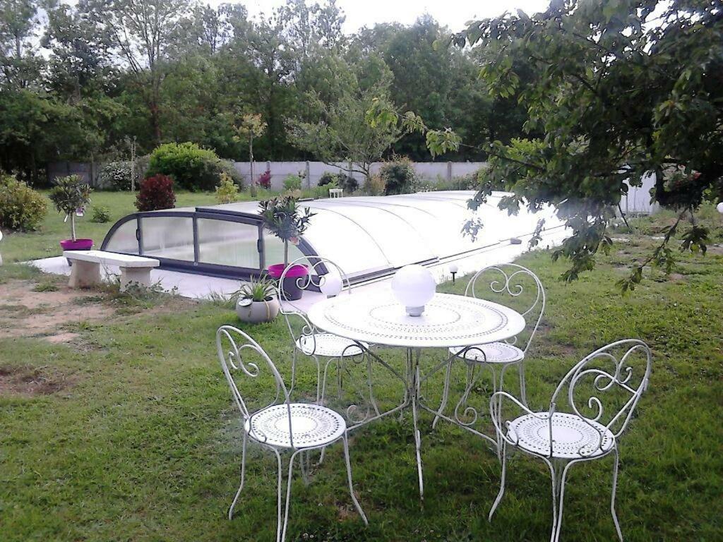 La Longere Des Gillettes Bed and Breakfast Bézenet Εξωτερικό φωτογραφία